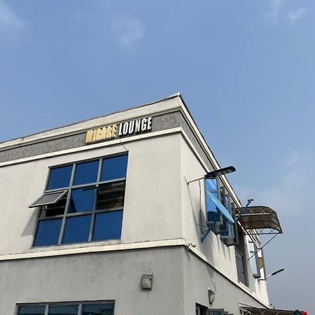 Mirage Lounge Hotel Aja Bagian luar foto